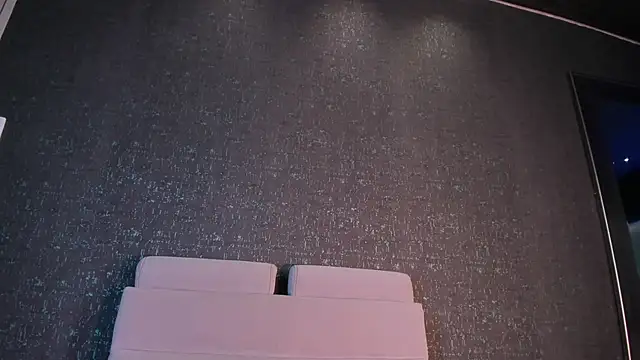 Snapshot of MadelineJones chatting on 03/21/25, 08:29 MadelineJones online show from 03/21/25, 08:29