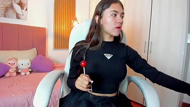 mia nevaeh online show from 12/27/24, 01:32