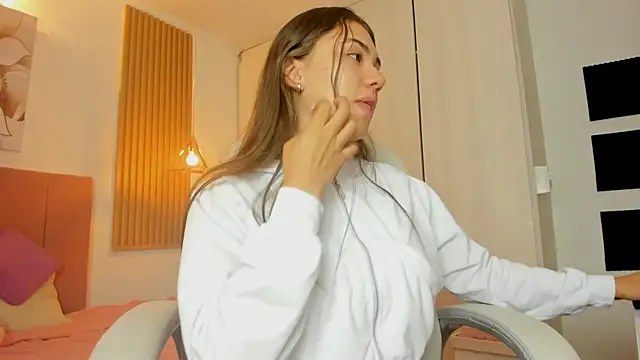 mia nevaeh online show from 01/05/25, 09:03