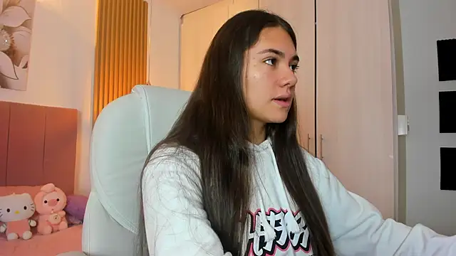 mia nevaeh online show from 01/07/25, 08:21