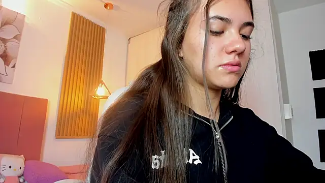 mia nevaeh online show from 01/21/25, 10:08