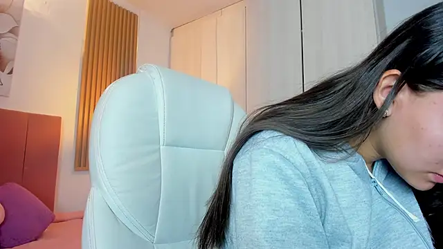 mia nevaeh online show from 01/24/25, 09:15