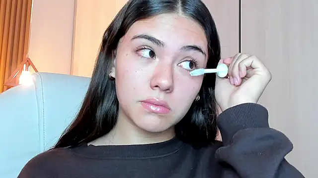 mia nevaeh online show from 01/28/25, 09:50