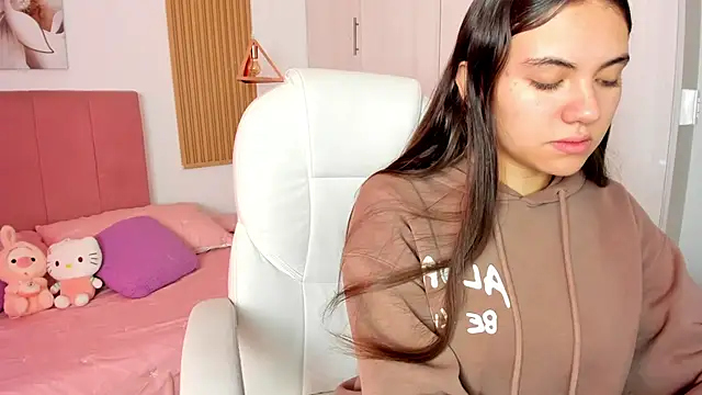 mia nevaeh online show from 02/21/25, 09:00