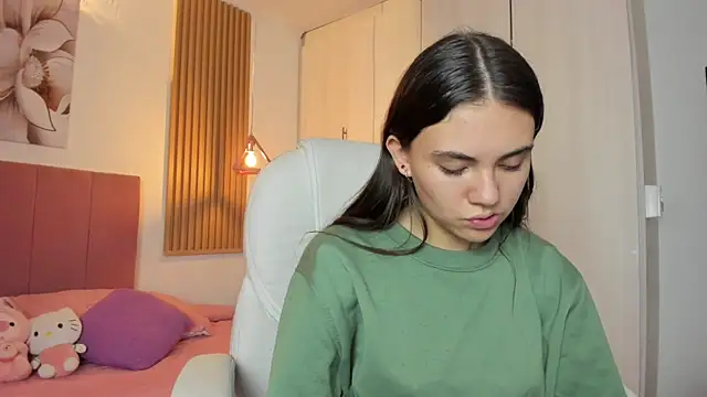 mia nevaeh online show from 03/03/25, 08:54