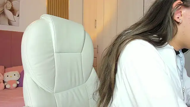 mia nevaeh online show from 03/07/25, 09:06