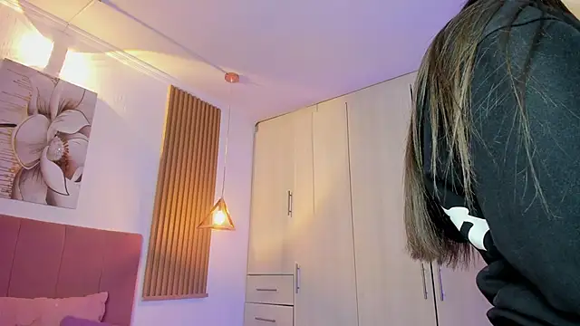 mia nevaeh online show from 09/09/25, 08:19