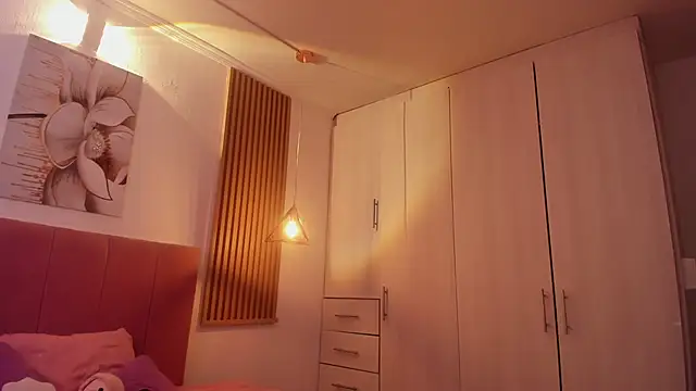 mia nevaeh online show from 09/11/25, 08:42