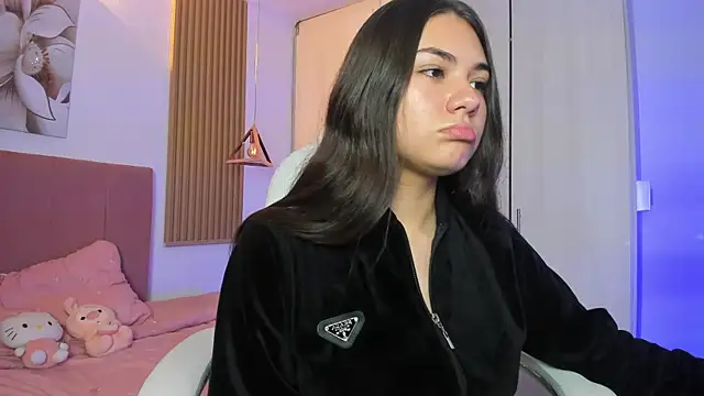 mia nevaeh online show from 10/21/25, 08:42