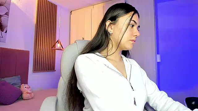 mia nevaeh online show from 11/28/25, 08:55