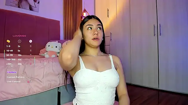 Snapshot of mia_nevaeh chatting on 01/10/26, 08:32 mia nevaeh online show from 01/10/26, 08:32