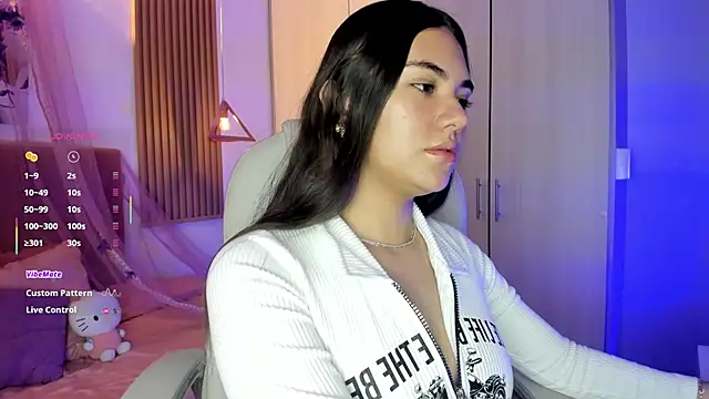 Snapshot of mia_nevaeh chatting on 02/21/26, 08:21 mia nevaeh online show from 02/21/26, 08:21