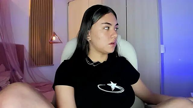 Snapshot of mia_nevaeh chatting on 02/26/26, 08:52 mia nevaeh online show from 02/26/26, 08:52