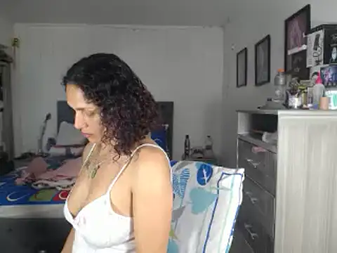 Snapshot of Corina_hot chatting on 12/29/24, 07:50 Corina hot online show from 12/29/24, 07:50