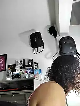 Snapshot of Corina_hot chatting on 01/05/25, 07:39 Corina hot online show from 01/05/25, 07:39