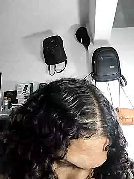 Snapshot of Corina_hot chatting on 01/05/25, 10:40 Corina hot online show from 01/05/25, 10:40