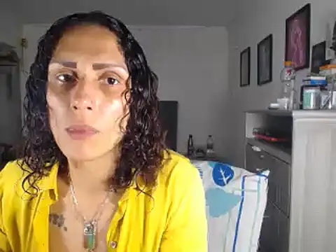 Snapshot of Corina_hot chatting on 01/08/25, 09:12 Corina hot online show from 01/08/25, 09:12