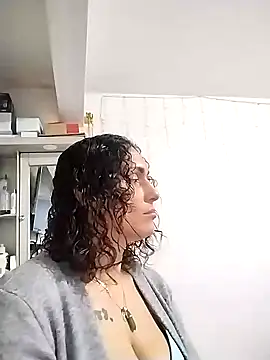 Snapshot of Corina_hot chatting on 01/27/25, 10:16 Corina hot online show from 01/27/25, 10:16