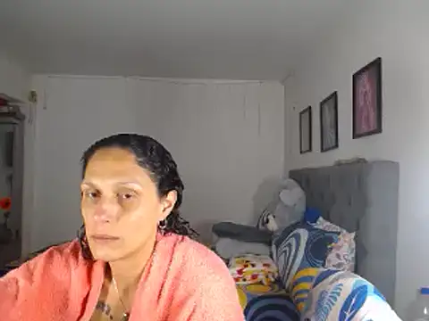 Snapshot of Corina_hot chatting on 02/06/25, 11:04 Corina hot online show from 02/06/25, 11:04