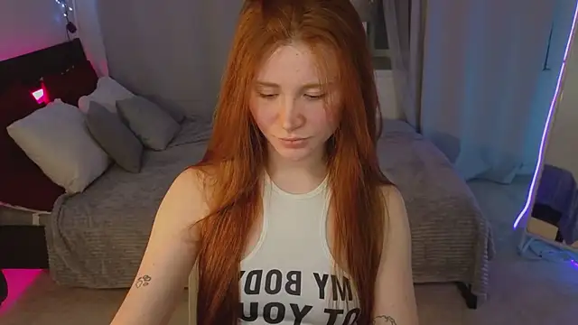 Snapshot of Freckle_Diyana chatting on 03/12/26, 09:32 Freckle Diyana online show from 03/12/26, 09:32