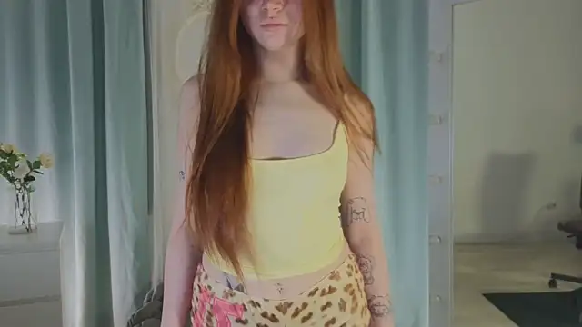Snapshot of Freckle_Diyana chatting on 03/29/26, 09:37 Freckle Diyana online show from 03/29/26, 09:37
