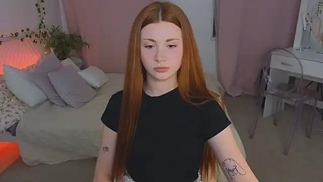 Snapshot of Freckle_Diyana chatting on 04/22/26, 08:43 Freckle Diyana online show from 04/22/26, 08:43