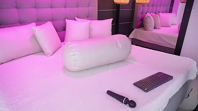 Bella TS  online show from 02/07/25, 09:15