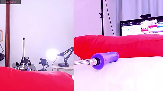 Snapshot of Saskia__Summer chatting on 03/09/25, 01:15 Saskia Summer online show from 03/09/25, 01:15