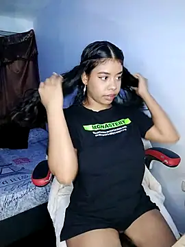 Snapshot of Fanny_Klean chatting on 09/22/25, 06:15 Fanny Klean online show from 09/22/25, 06:15