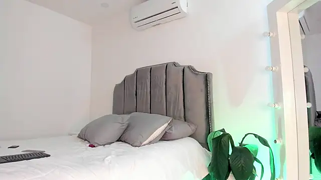 molly cams8 online show from 01/20/25, 01:53