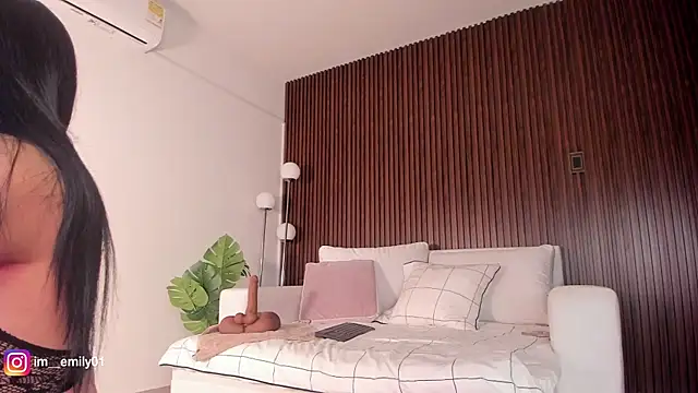 molly cams8 online show from 04/18/26, 12:14