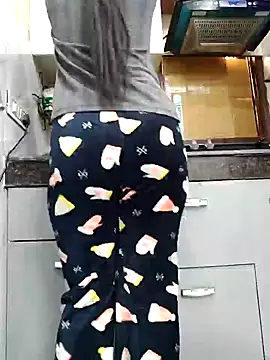 Snapshot of Manpreet_kaur21 chatting on 12/11/24, 06:36 Manpreet kaur21 online show from 12/11/24, 06:36