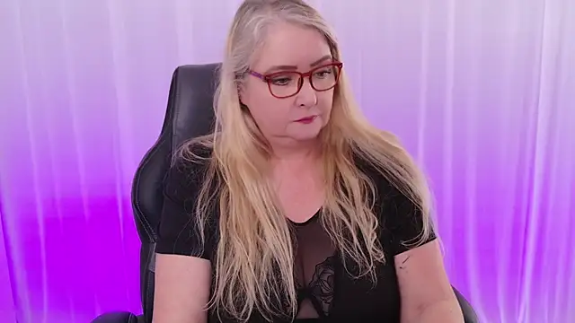 Snapshot of KatDSinclair chatting on 01/26/25, 05:34 KatDSinclair online show from 01/26/25, 05:34