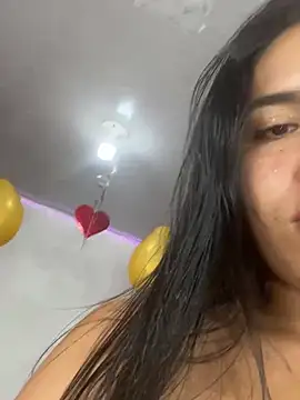 Snapshot of AnnaRosse1 chatting on 02/05/25, 03:34 AnnaRosse1 online show from 02/05/25, 03:34