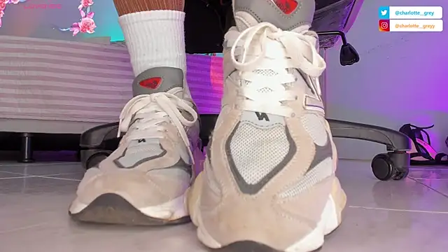 charlotte  grey online show from 10/11/25, 08:29