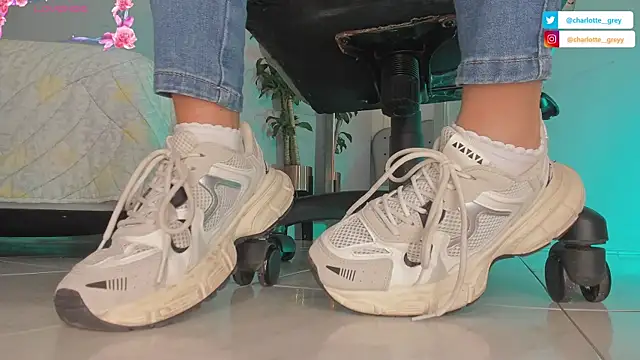 charlotte  grey online show from 10/25/25, 08:25