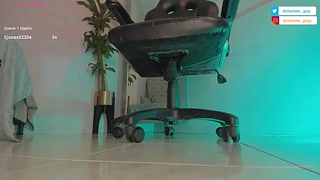 charlotte  grey online show from 11/03/25, 07:48