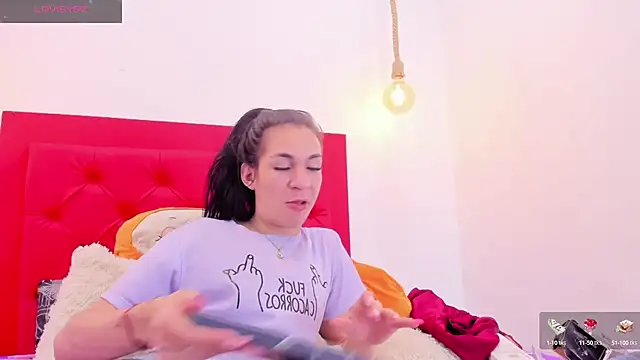 Snapshot of Mia_thompson_19 chatting on 02/20/25, 08:58 Mia thompson 19 online show from 02/20/25, 08:58