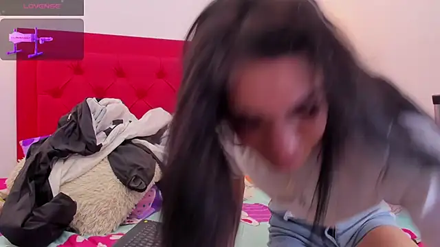 Snapshot of Mia_thompson_19 chatting on 02/21/25, 11:10 Mia thompson 19 online show from 02/21/25, 11:10