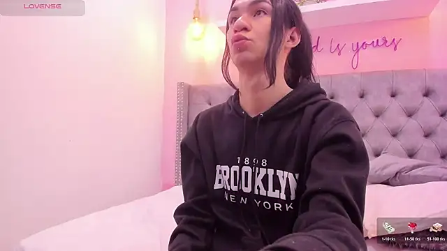 Snapshot of Mia_thompson_19 chatting on 11/03/25, 03:46 Mia thompson 19 online show from 11/03/25, 03:46