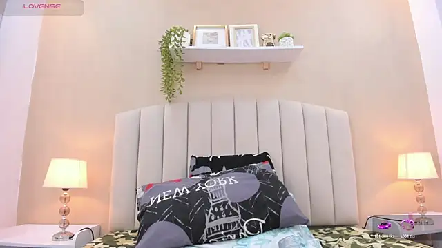 Snapshot of Mia_thompson_19 chatting on 01/08/26, 07:05 Mia thompson 19 online show from 01/08/26, 07:05