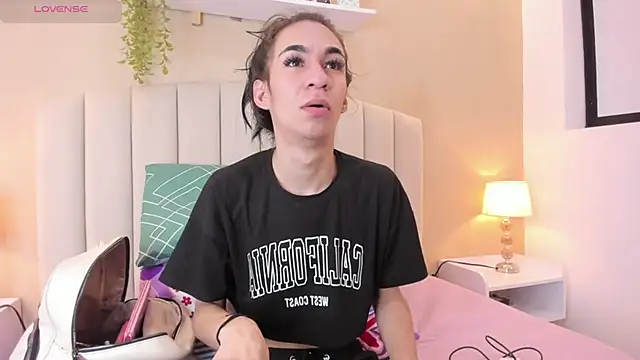 Snapshot of Mia_thompson_19 chatting on 01/14/26, 06:57 Mia thompson 19 online show from 01/14/26, 06:57