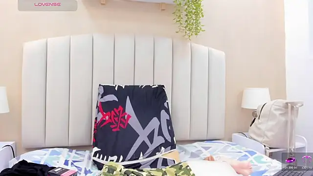 Snapshot of Mia_thompson_19 chatting on 02/06/26, 10:24 Mia thompson 19 online show from 02/06/26, 10:24