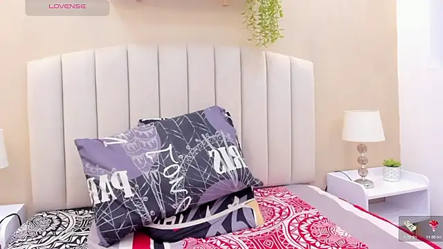 Snapshot of Mia_thompson_19 chatting on 02/10/26, 07:29 Mia thompson 19 online show from 02/10/26, 07:29