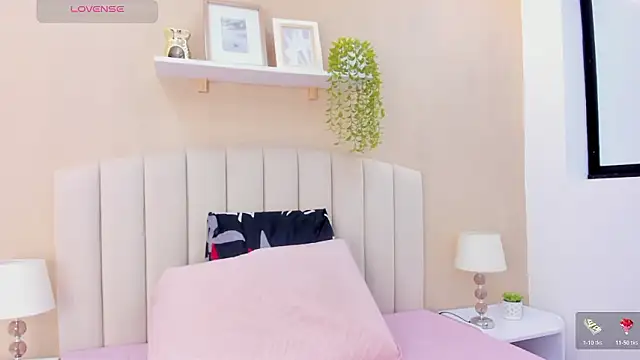 Snapshot of Mia_thompson_19 chatting on 02/17/26, 07:31 Mia thompson 19 online show from 02/17/26, 07:31