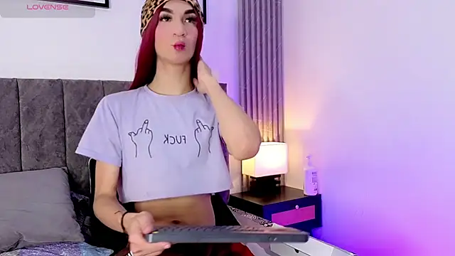 Mia thompson 19 online show from 04/22/26, 08:21