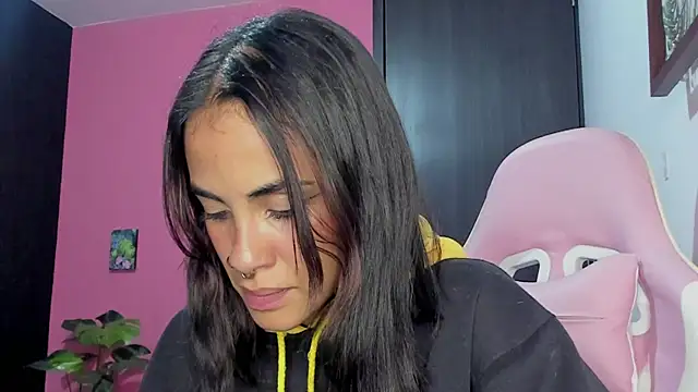 Juanadearco5 online show from 12/17/24, 10:54