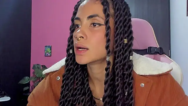 Juanadearco5 online show from 12/31/24, 01:15