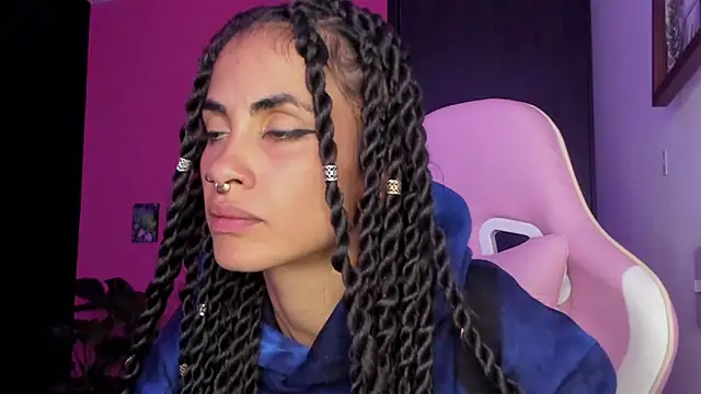 Juanadearco5 online show from 12/31/24, 10:01