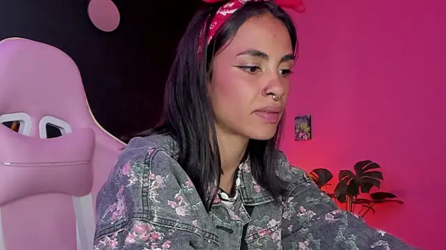 Juanadearco5 online show from 02/06/25, 09:28